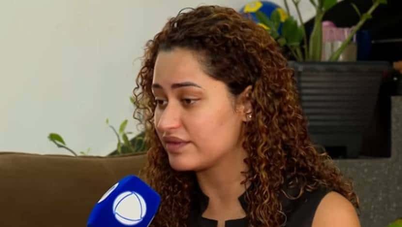 Emiliane Tamara Nunes Carvalho, jovem de 24 anos, resgatada após passar cinco dias sequestrada pelo ex-marido em Águas Lindas de Goiás, no Entorno do Distrito Federal, relatou um histórico de perseguição. (Foto: Record)