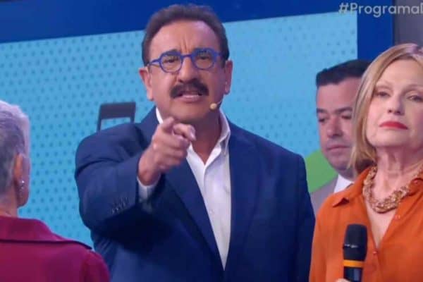 Após acusação de homofobia, Ratinho volta a polemizar com declaração no SBT: “Mulher é mulher”