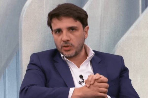 Renan Santos critica CLT e defende MEI: “Ninguém está conseguindo contratar”