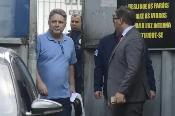 MPE tenta barrar candidatura de Garotinho ao governo do Rio nas eleições de 2026