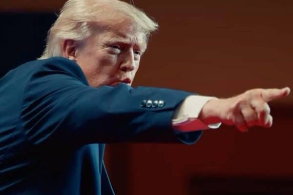Trump despenca nas pesquisas e atinge pior aprovação de sua atual presidência
