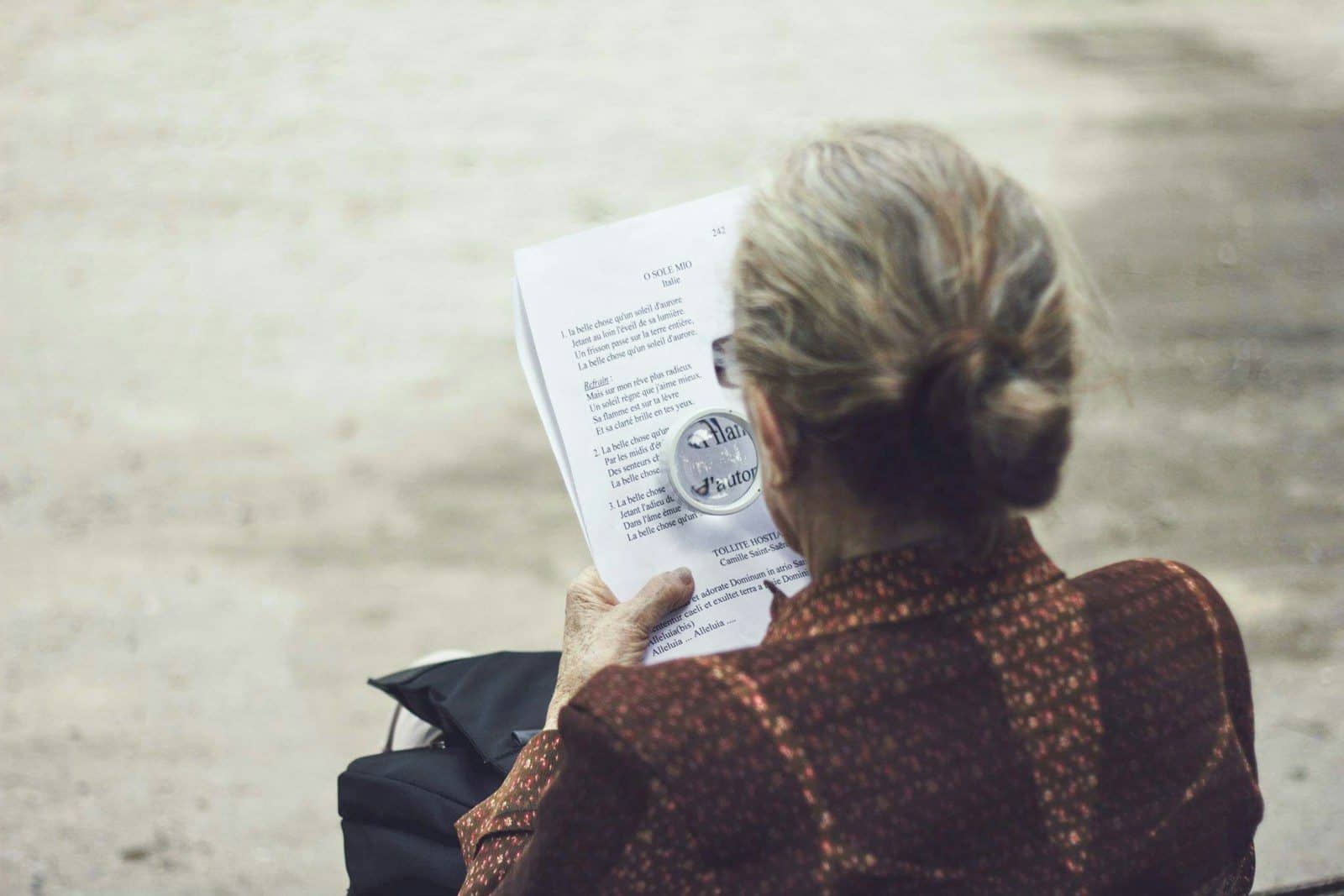 Alimentação e atividade física fazem parte da prevenção do declínio cognitivo. (Créditos: Unsplash / Clément Falize)