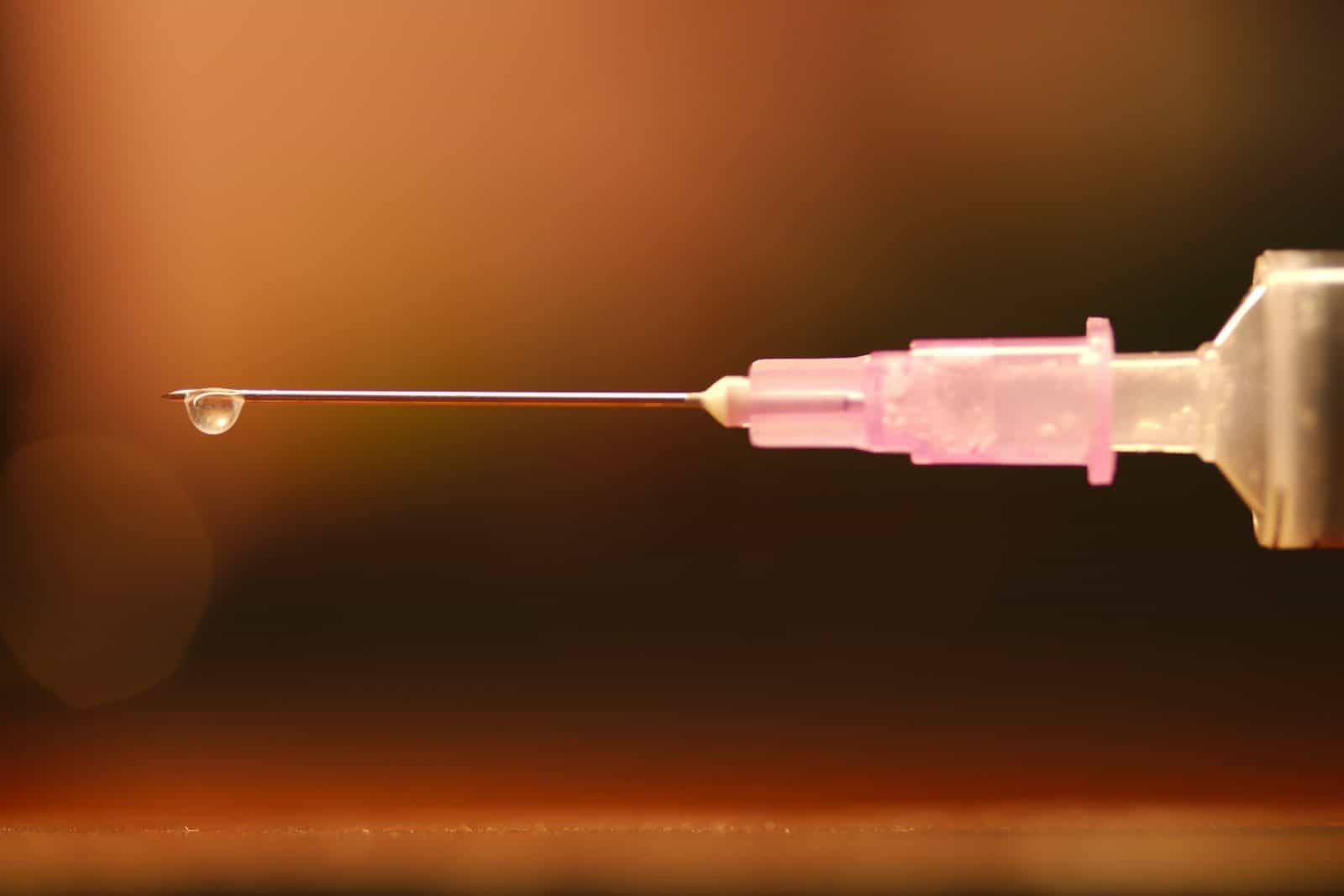 Riscos cardiovasculares estão entre os principais alertas relacionados às substâncias. (Créditos: Unsplash / Raghavendra V. Konkathi)