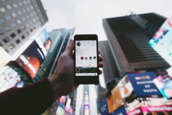 Quem quase nunca publica nas redes pode ter um comportamento que surpreende, segundo especialistas