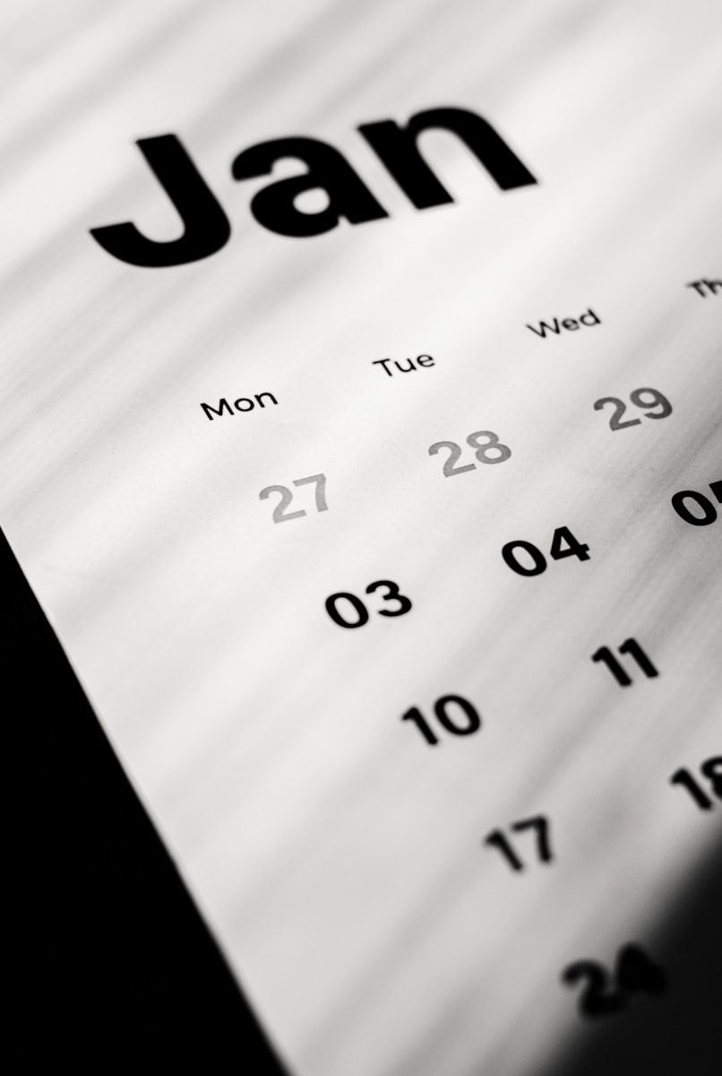 Organização do calendário favorece fins de semana prolongados. (Créditos: Unsplash / Behnam Norouzi)