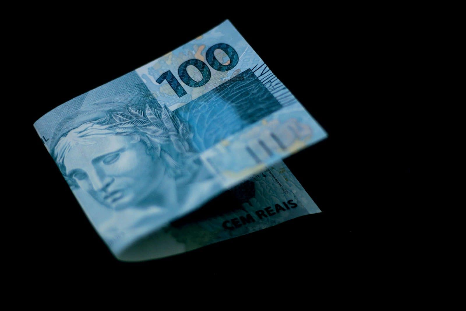 Projeto prevê criação de um abono natalino para beneficiários (Créditos: Unsplash / )