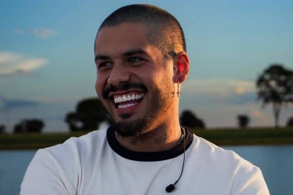 Zé Felipe surpreende ao voltar ao mercado de bets com contrato de R$ 350 milhões