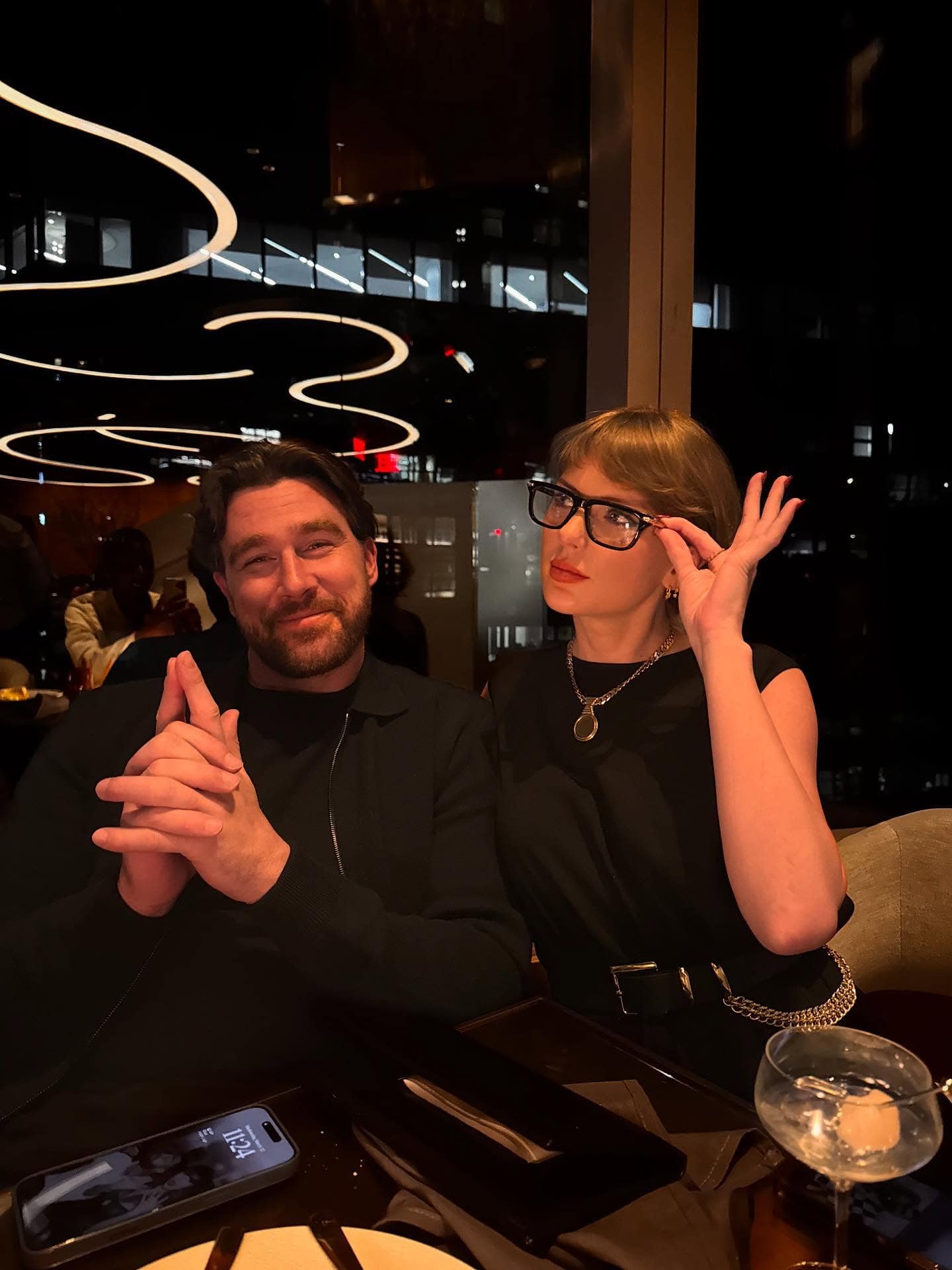 Durante o podcast 'New Heights', que comanda ao lado do irmão, Jason Kelce, o astro do Kansas City Chiefs disparou: "Eu gostaria que tivesse durado ainda mais. Pareceu que tudo aconteceu num piscar de olhos". (Foto: Instagram)