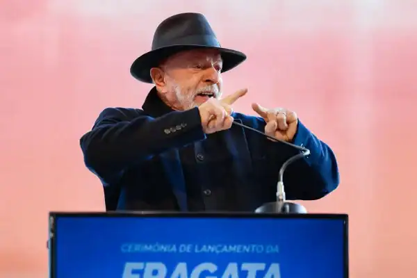 Lula se revolta com afastamento de diretor da PF e manda recado a Andrei Rodrigues