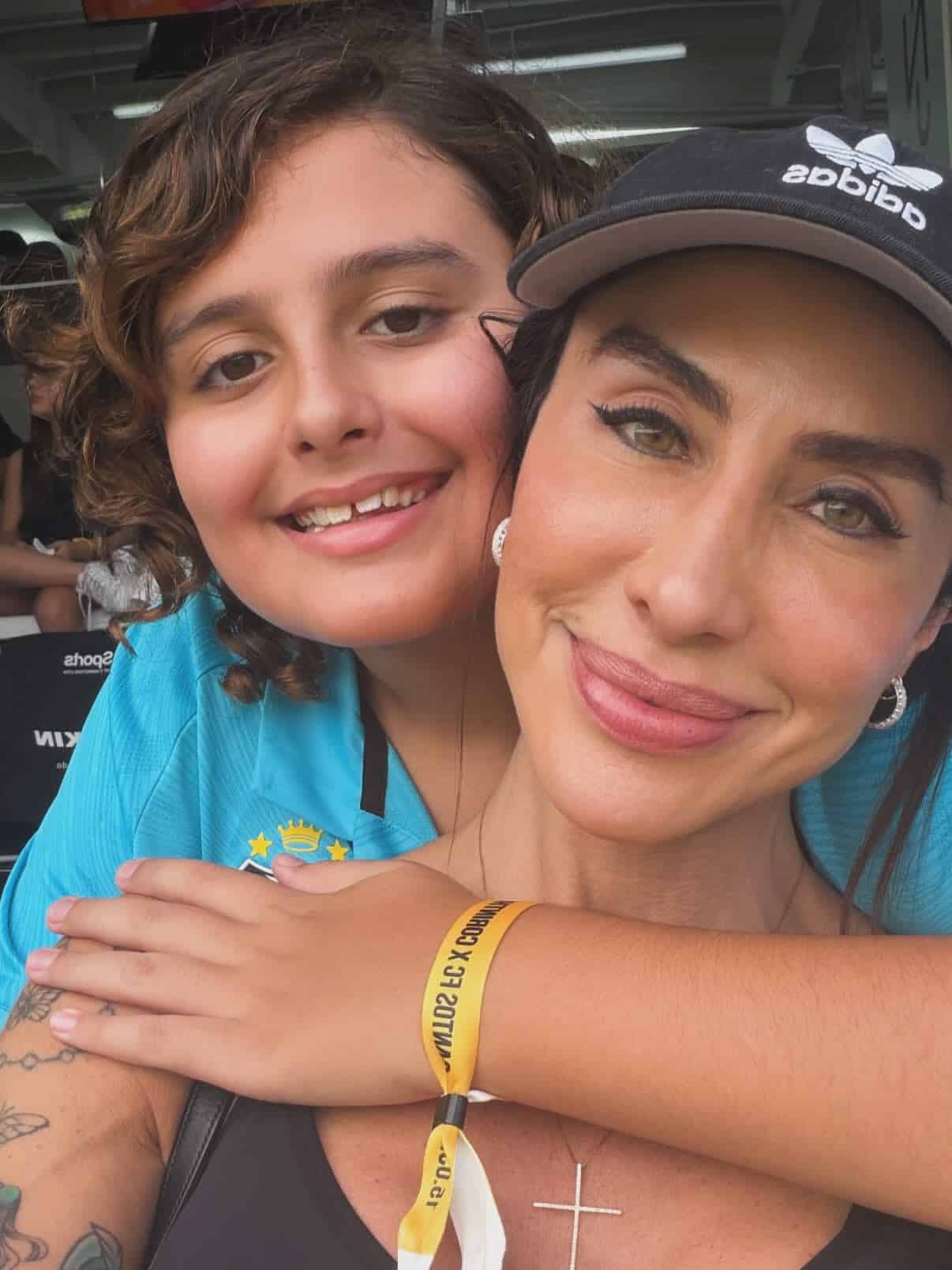 Jaque Khury usou as redes sociais nesta quinta-feira (10), e chamou a atenção dos seguidoes ao fazer um forte desabafo sobre o preconceito vivenciado na própria família. (Foto: Instagram)