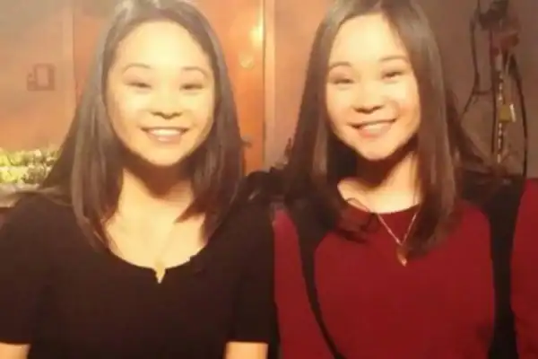 Mulher vê desconhecida no YouTube e descobre que ela é sua irmã gêmea separada na adoção