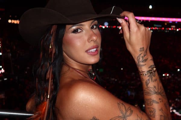 Ana Castela reage após vidente prever sua morte em acidente aéreo: “Achando que é Deus”