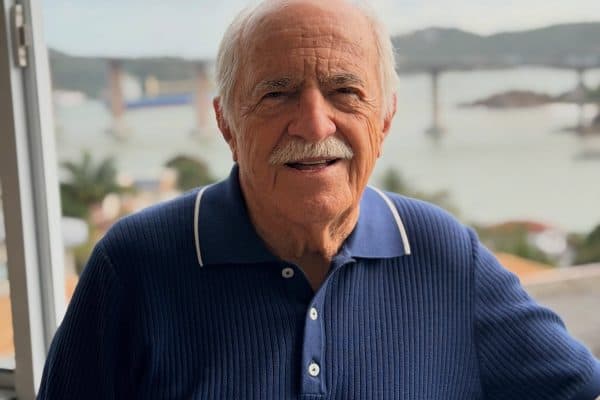 Aos 93 anos, Ary Fontoura se revolta ao ver notícia da própria morte: “Falta de respeito”
