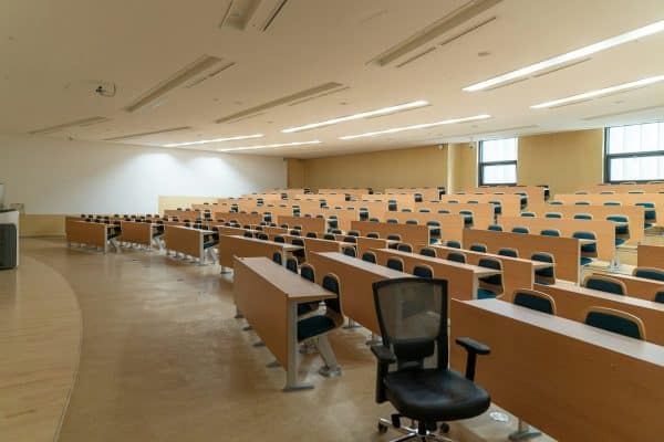 EUA abrem 450 vagas gratuitas para professores de inglês no Brasil; veja quem pode participar