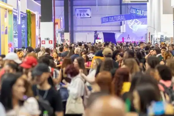 Quanto custa comer na Bienal do Livro de São Paulo 2026? Confira opções e valores