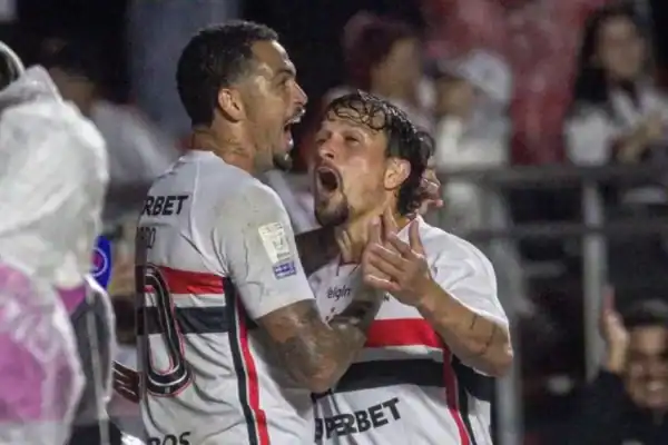 Após gol contra o Atlético-MG, Luciano supera Careca entre maiores artilheiros do São Paulo