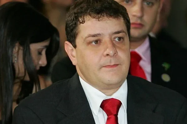 Polícia Federal revela divisão sobre Lulinha e propõe encaminhar caso à Corregedoria