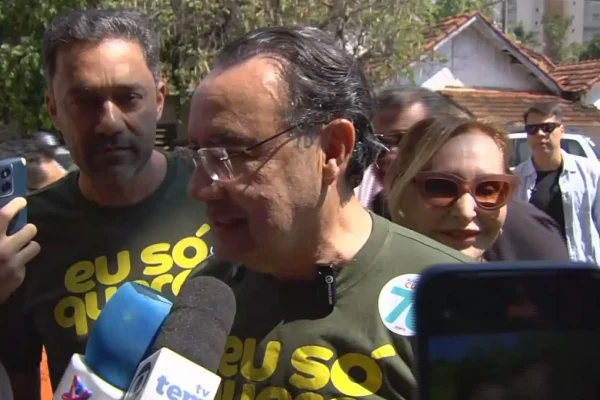 Augusto Cury faz carreata de ‘pacificação’ em Araçatuba e comemora avanço nas pesquisas