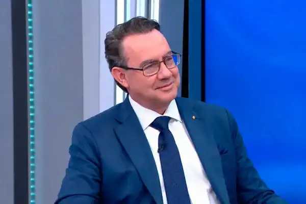 Augusto Cury deixou de declarar empresas nos Estados Unidos e no Brasil ao TSE