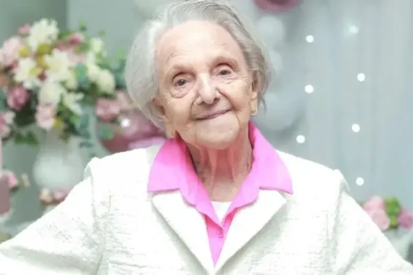 Vovó Elma morre aos 103 anos e despedida comovente da neta emociona