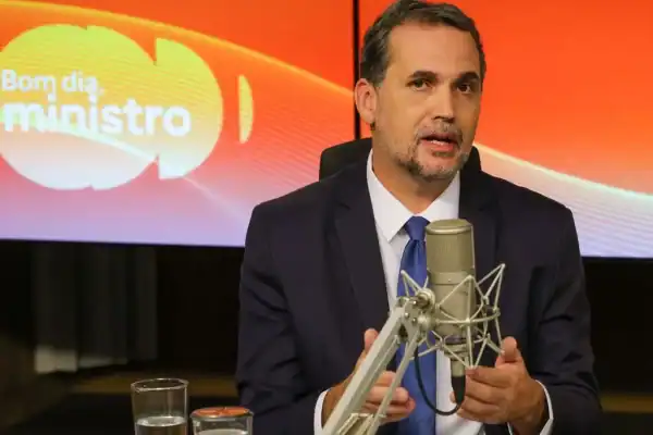 Moretti destaca que medidas para combustíveis não requerem espaço fiscal extra