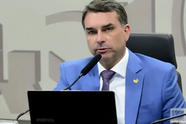 TSE abre investigação sobre suposto abuso de poder econômico de Flávio em evento de Barretos