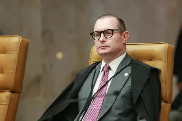 Zanin apoia questão de ordem para redistribuir processo sobre Moraes