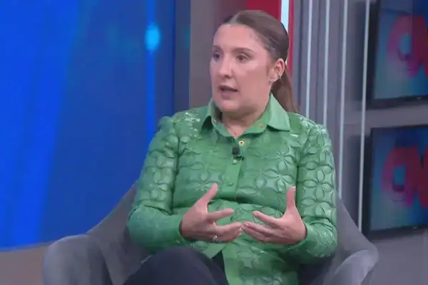 Daniella Marques afirma ter 100 profissionais prontos para atuar em possível gestão de Flávio Bolsonaro