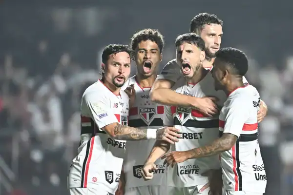 São Paulo supera o Inter no MorumBis e dá resposta após eliminação na Sul-Americana