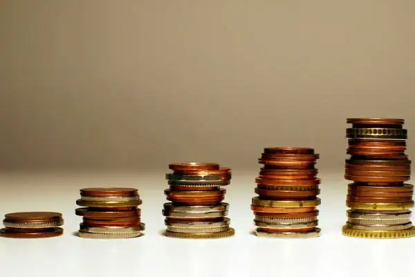 Taxas de juros sobem em bloco com atividade mais forte dos EUA e alta do petróleo
