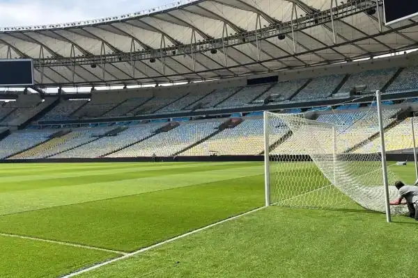 Vasco tenta disputar semifinal da Sul-Americana no Maracanã, mas pedido é recusado
