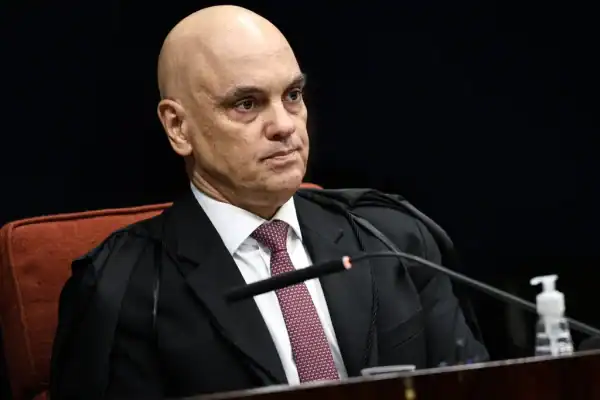 Moraes se declara impedido em processo que pede dados sobre visitas de sua mulher ao Senado