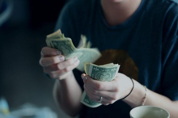 Dinheiro pode começar a render mais para 3 signos: veja quem pode dar uma virada financeira