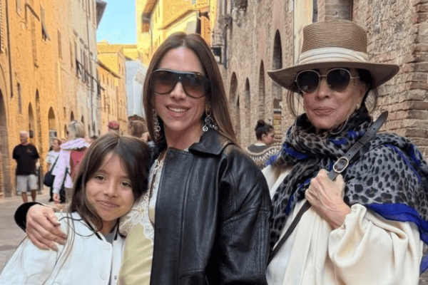 Patrícia Abravanel viaja sem Fábio Faria e aparece sem aliança; detalhe agita rumores de crise no casamento