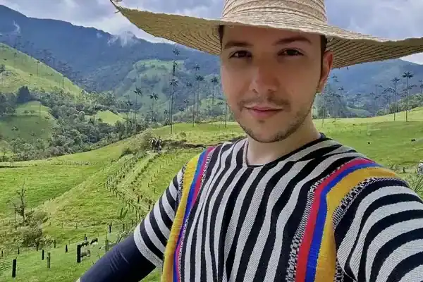 Influenciador diz que “ser gay foi divertido” e anuncia que quer esposa e filhos