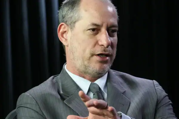 Mendonça revoga suspensão da propaganda da chapa de Ciro Gomes no Ceará