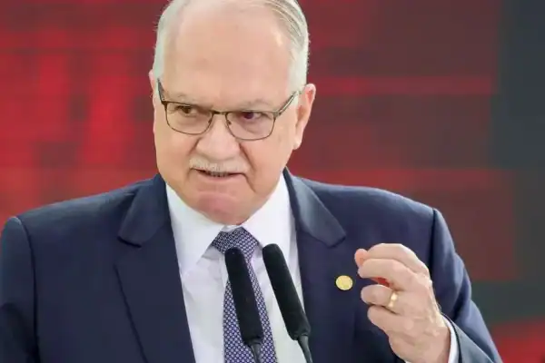 Fachin diz que STF é maior que tudo e todos e permanecerá