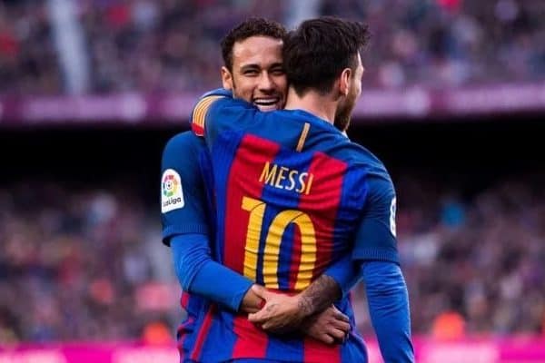 Neymar homenageia Messi antes de sua despedida da seleção argentina