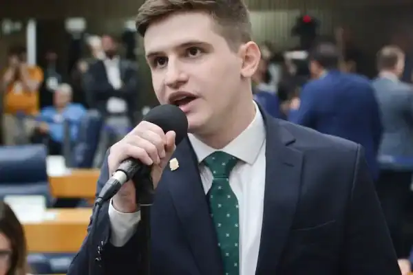 Futuro do Brasil será de hegemonia conservadora, afirma Lucas Pavanato