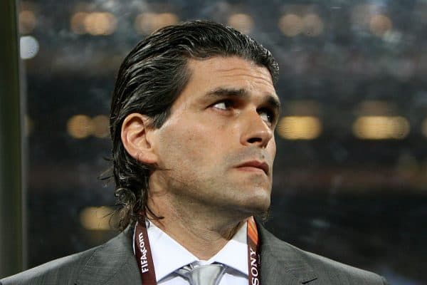 Astros do futebol brasileiro adquiriram diplomas falsos por R$ 100 mil com ex-jogador argentino