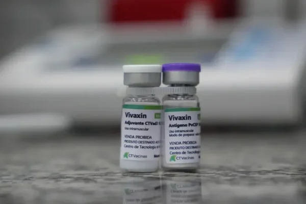 Anvisa aprova testes em humanos para vacina brasileira contra a malária vivax mais comum
