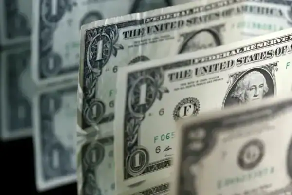 Dólar recua a R$ 4,98 e fecha semana pós-eleição com baixa de 4,44%