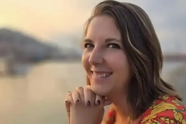 Mulher que ficou oito minutos clinicamente morta relata o que viu durante experiência
