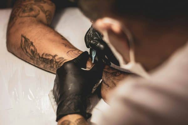 Quem tem muitas tatuagens pode apresentar estes 6 traços de personalidade, segundo estudos de psicologia